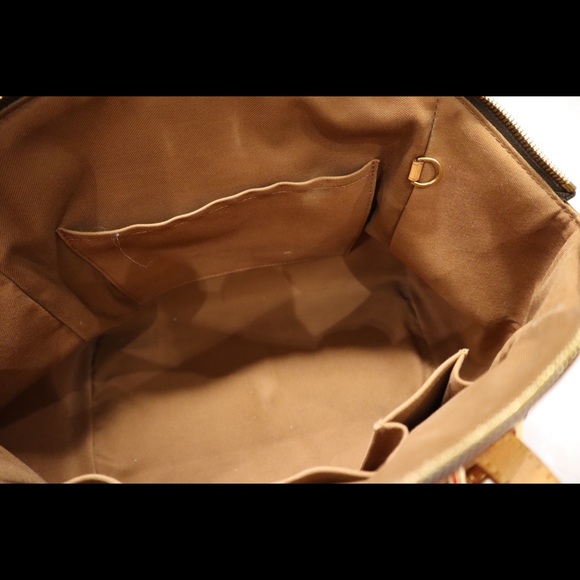 Louis Vuitton Tivoli GM Monogram Shoulder Bag - Picture 6 of 13